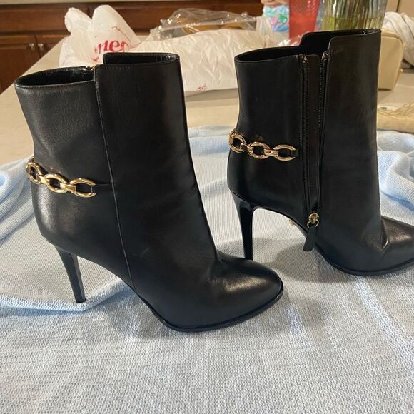Diane Von Furstenberg Shoes - Diane VonFurstenberg ladies black leather boots size 7.5
